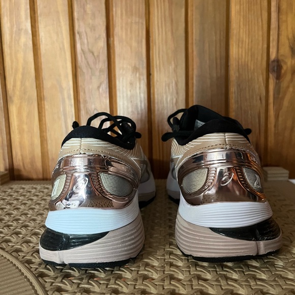 ASICS Gel Nimbus 21 - Picture 2 of 6